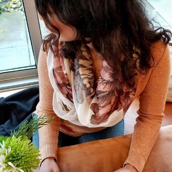 Meet your Posher, Elizabeth - Picture 1 of 1